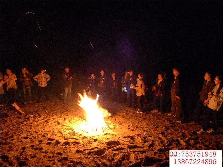 十一黄金周嵊泗戏海小庄举行一次沙滩篝火晚会