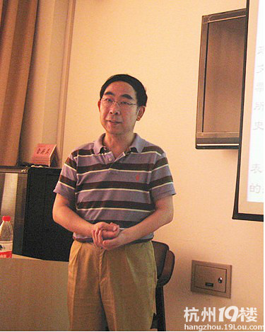 9月22日人大新闻学院在职研开学典礼隆重举行