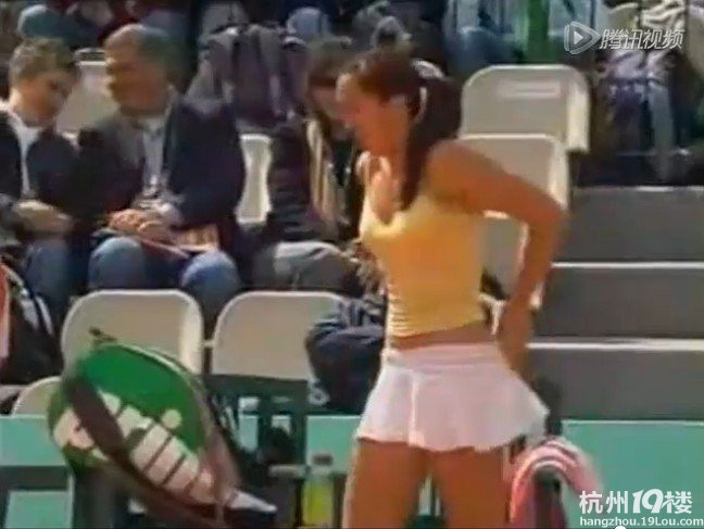 美女网球比赛赛场公换<em>内裤</em> 引爆全场显<em>娇羞</em>-明
