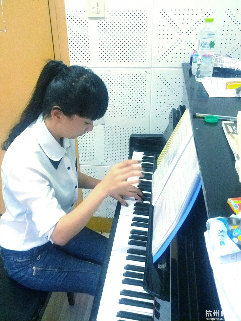 艺校女生做声乐家教喽-找家教-杭州19楼