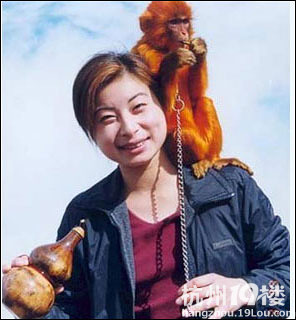 郭晶晶罕見鄉(xiāng)土屌絲照 為嫁霍啟剛不惜血本