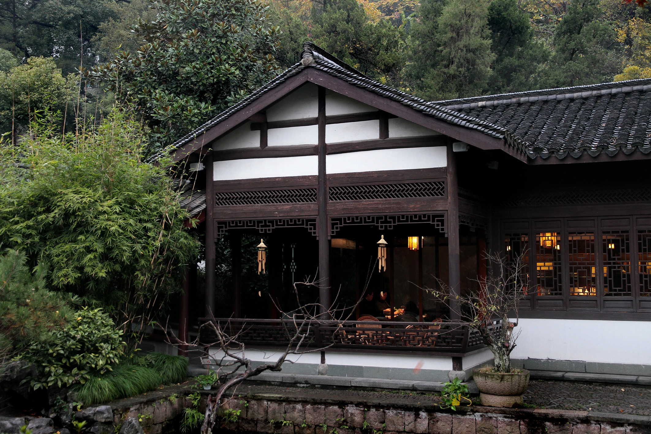 秋雨瑟瑟玛瑙寺(镜湖厅,西冷印社)