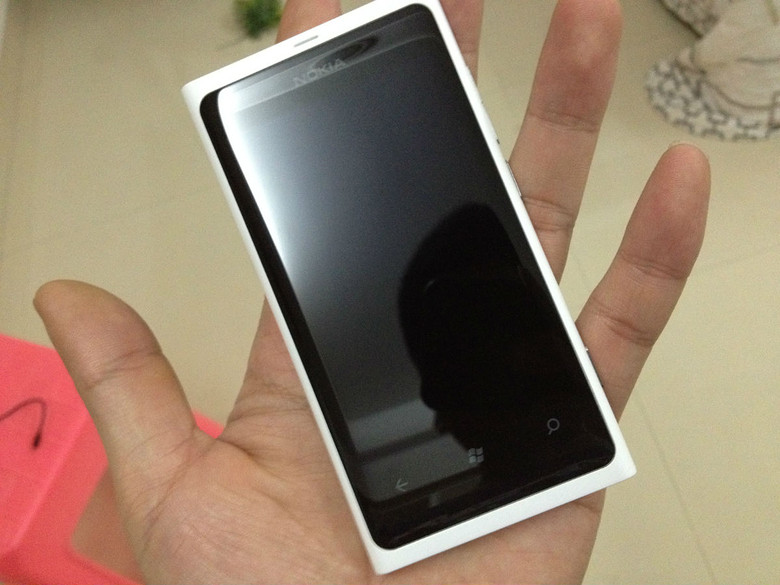 要换诺基亚920 现在出售白色lumia800 _9成新