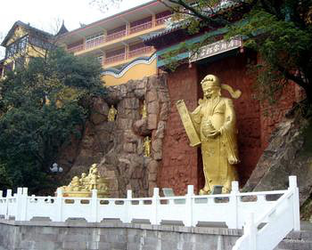 大年初一宁波招宝山祈福捡人