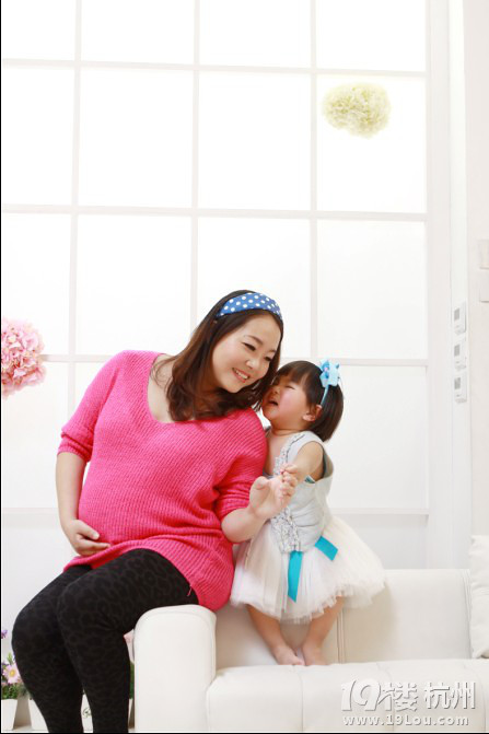 二胎怀孕症状+孕妇照对比(生好了,儿女双全)