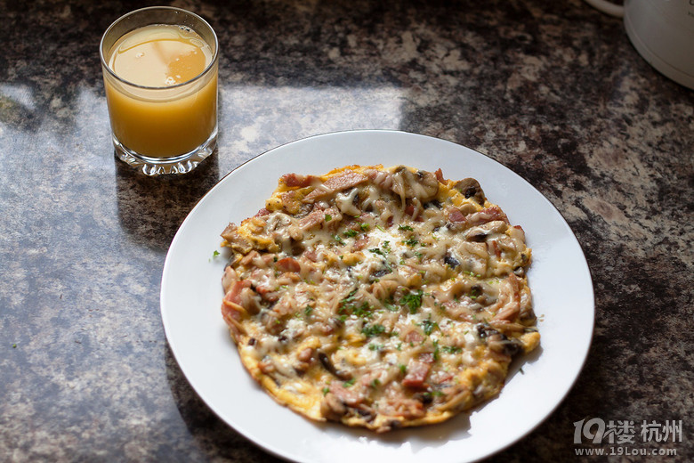 N - Bacon &amp; Mushroom omelette Ģ͵