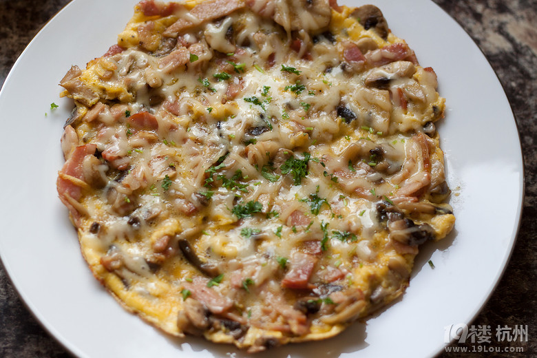 N - Bacon &amp; Mushroom omelette Ģ͵