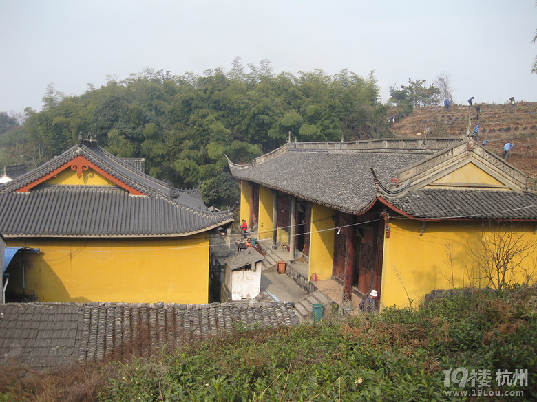 蕭山湘湖牛友群又來啦---健步在越王古道，深云禪寺間。