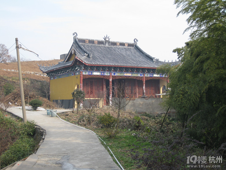 蕭山湘湖牛友群又來啦---健步在越王古道，深云禪寺間。