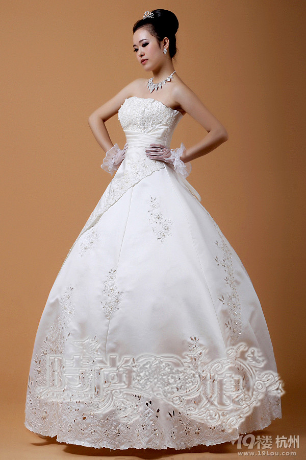 转让秀和服和婚纱-婚礼用品转让-杭州19楼