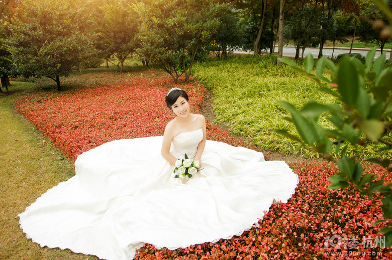 佳丽摄影_新娘照自评:3分,喜欢佳丽刚哥的拍摄