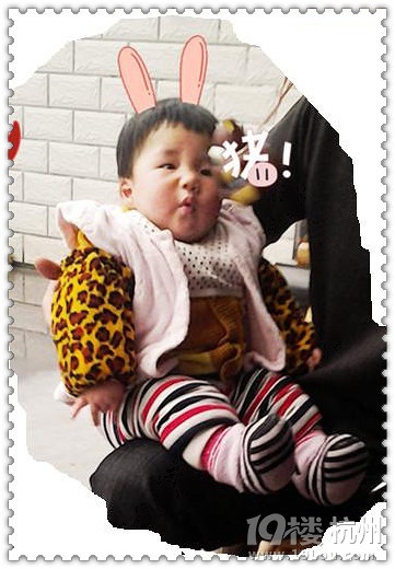 刚刚相差两岁的虎女和龙子,很搞笑哦