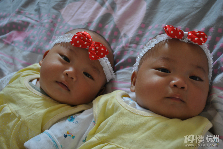 全裸写真,害羞~(二爸二妈欢庆小子们百日)-妈咪