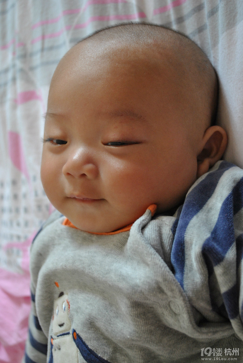 全裸写真,害羞~(二爸二妈欢庆小子们百日)-宝宝