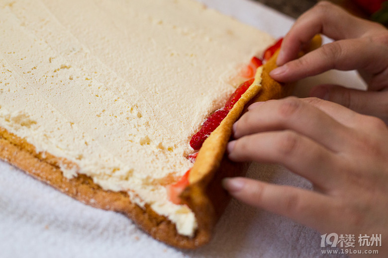 N - Fresh Strawberry Swiss Roll rݮʿ