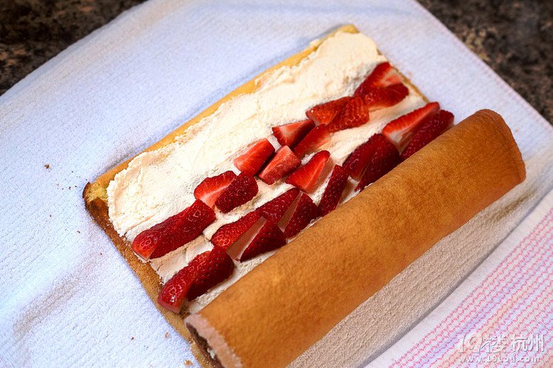 N - Fresh Strawberry Swiss Roll rݮʿ