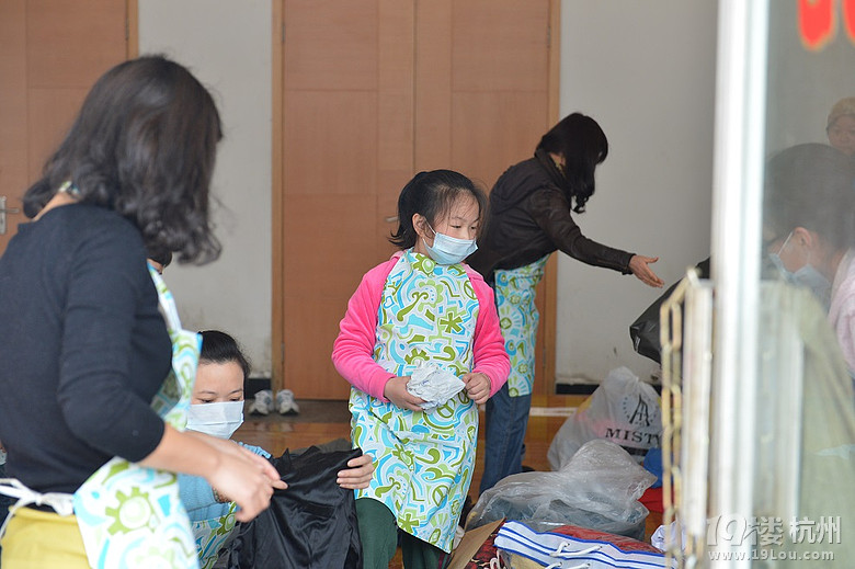 谁说民办初中生光抓成绩?杭州蓝企鹅后援团青