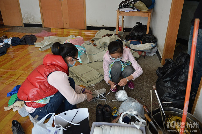 谁说民办初中生光抓成绩?杭州蓝企鹅后援团青