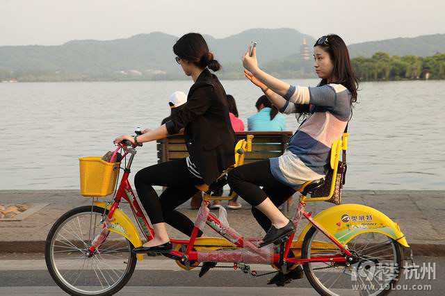 双人自行车,西湖边一道亮丽的风景线-杭州旅游