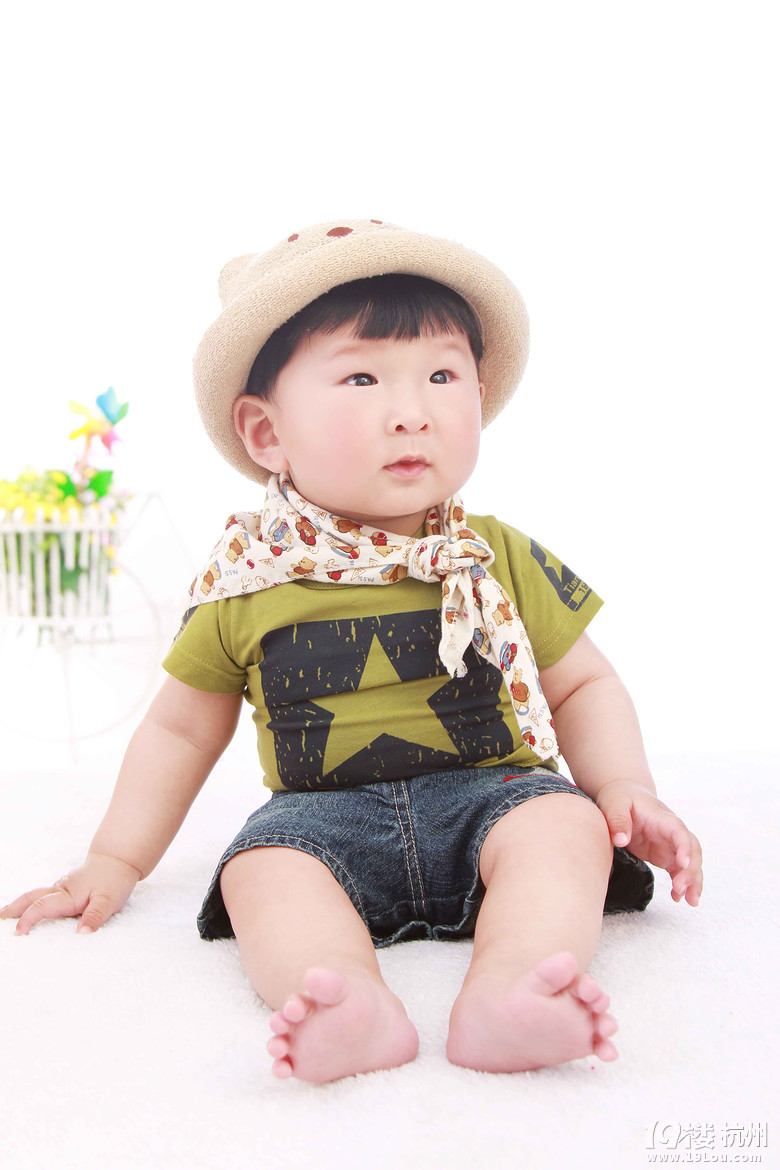 妈咪说撒把芝麻在我脸上,就会找不到眼睛了!-宝