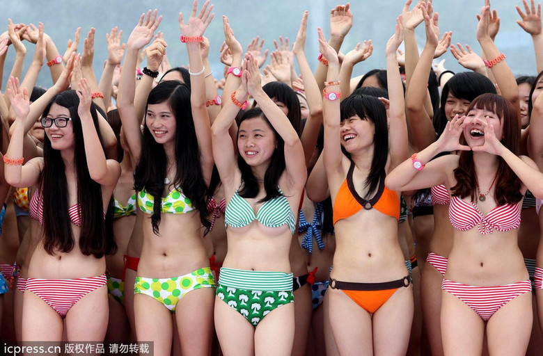 比基尼美女69图片