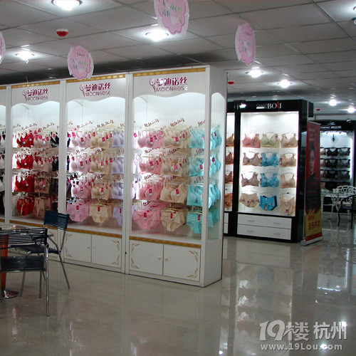 广州旭日展柜厂内衣店装修-内衣货柜-<em>都市</em>丽人