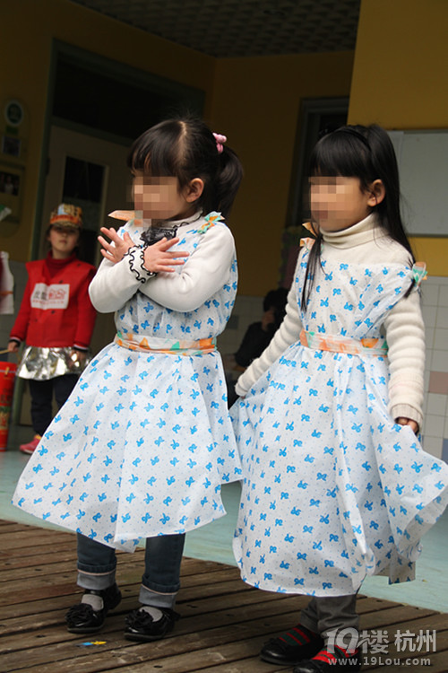 求制作幼儿园环保衣制作流程!急-幼儿园论坛-杭