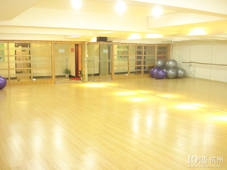 舒涵瑜伽女子会所招聘-瑜伽老师、有氧拉丁老