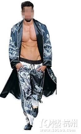 【4队】晚上11点穿着睡衣piapia滴跑去吃生煎