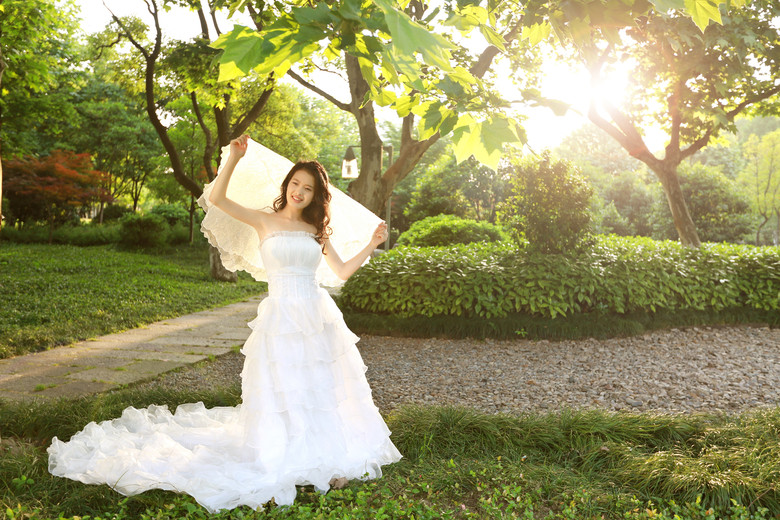 運(yùn)河邊的美女與婚紗