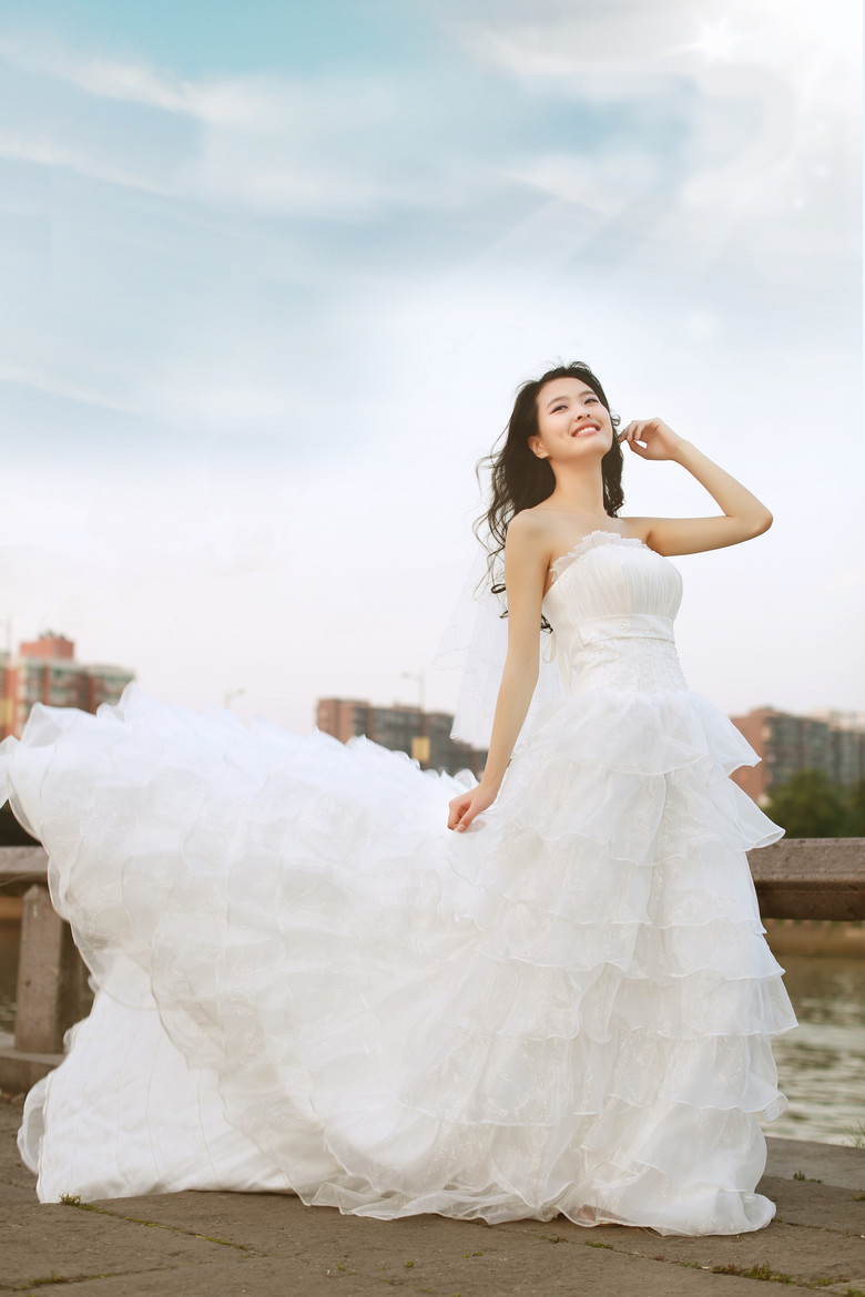 運(yùn)河邊的美女與婚紗