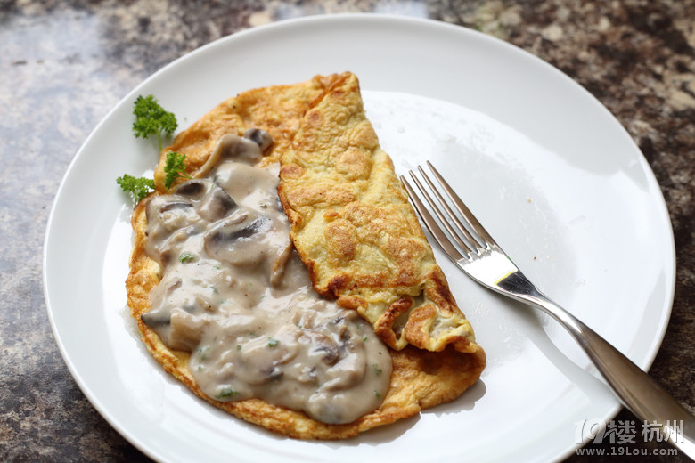 N ܽĢ嵰 Souffle Omelette with Mushrooms