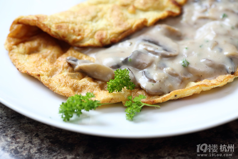 N ܽĢ嵰 Souffle Omelette with Mushrooms