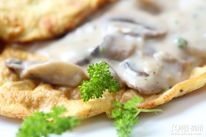 N ܽĢ嵰 Souffle Omelette with Mushrooms