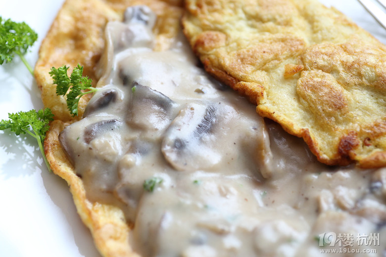 N ܽĢ嵰 Souffle Omelette with Mushrooms