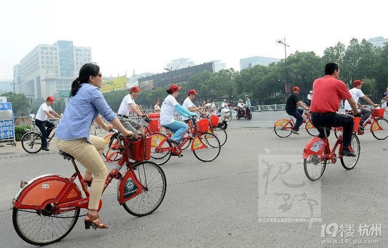 浙江公务员带头践行上班路上少开车-浙江公