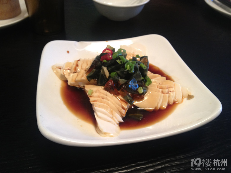 [4隊(duì)]發(fā)美食貼也流行混搭風(fēng)