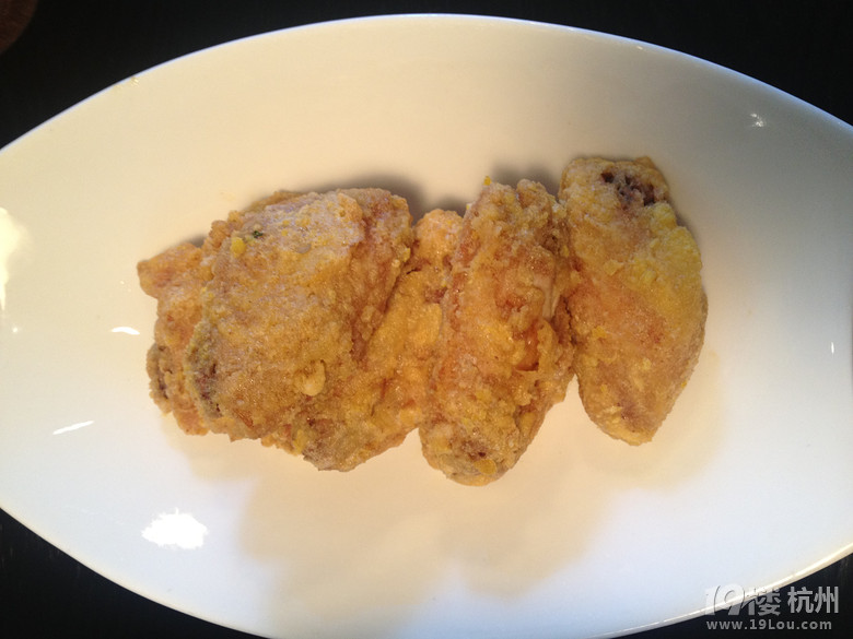 [4隊(duì)]發(fā)美食貼也流行混搭風(fēng)