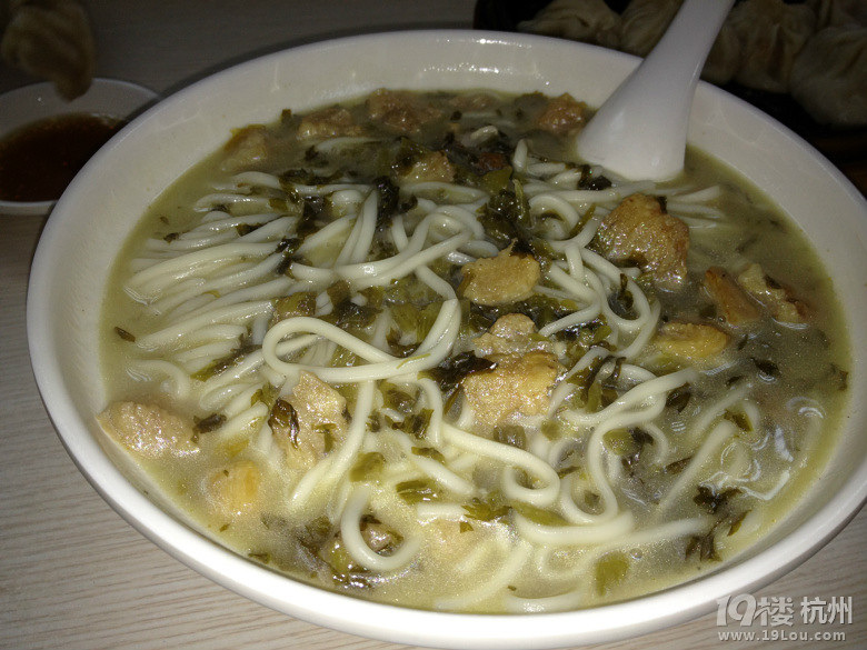 [4隊(duì)]發(fā)美食貼也流行混搭風(fēng)