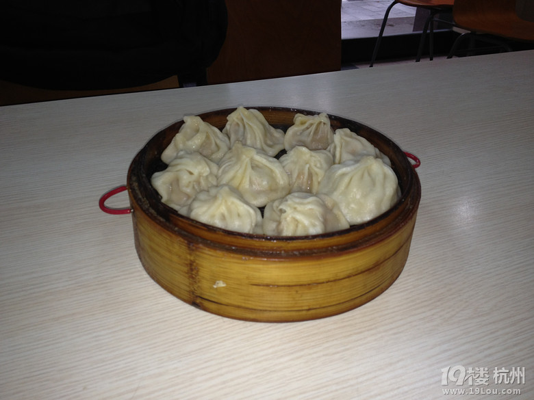 [4隊(duì)]發(fā)美食貼也流行混搭風(fēng)