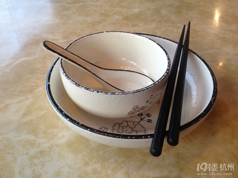 [4隊(duì)]發(fā)美食貼也流行混搭風(fēng)