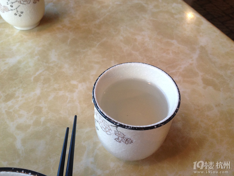 [4隊(duì)]發(fā)美食貼也流行混搭風(fēng)