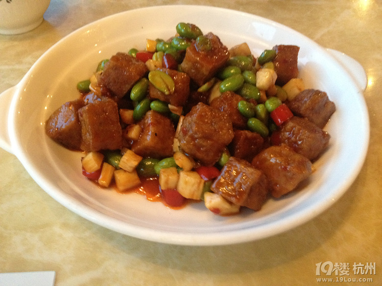 [4隊(duì)]發(fā)美食貼也流行混搭風(fēng)