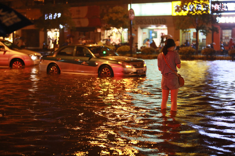 暴雨暴雨，和睦變河沐