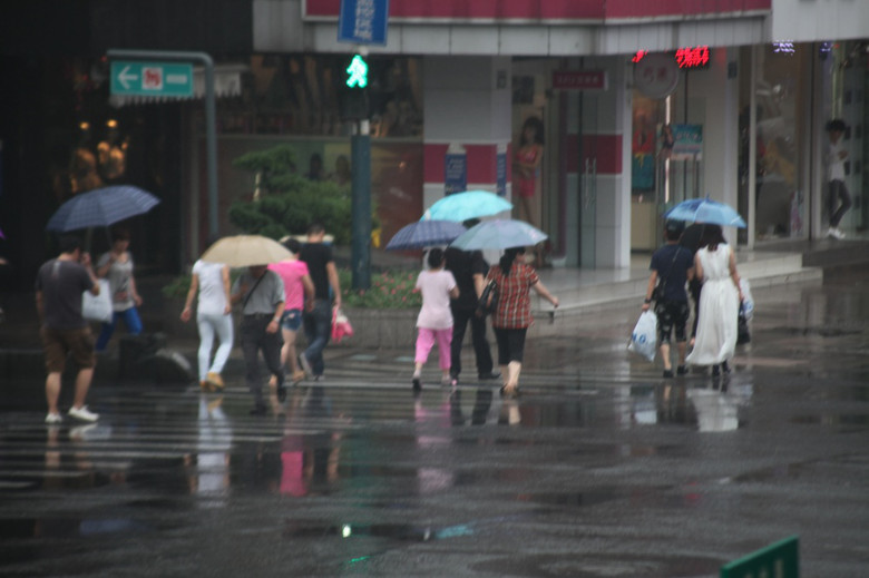 滴滴嗒嗒,雨下个不停-人文片-19摄区-杭州19楼