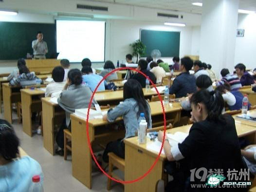 0流量聊天室<em>泡</em>女神 茄子成为<em>校园</em>新宠(转自猫