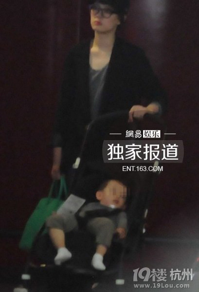 孫儷鄧超攜子返滬 雙方母親罕見(jiàn)一同露面 