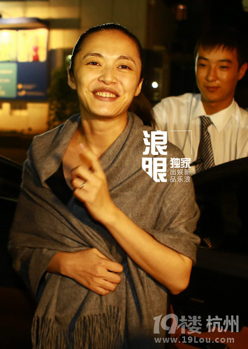 姚晨產(chǎn)后首亮相 曹郁稱寶寶大嘴