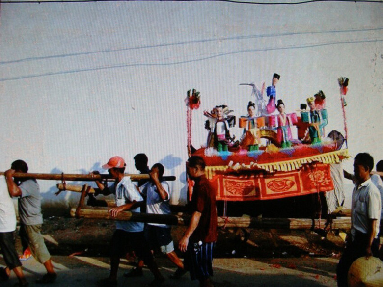 湖南临武被殴瓜农邓正加下葬!-边走边拍-杭州1