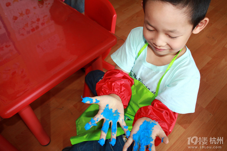 暑假啦,孩子们运动起来。-游泳-俱乐部大联盟-